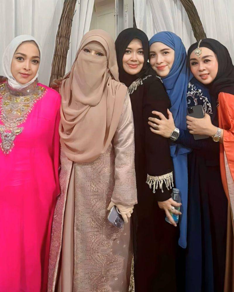 instagram.com/kusuma.tari